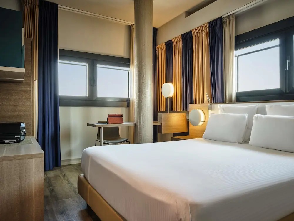 هتل کولوسئوم رم مرکو